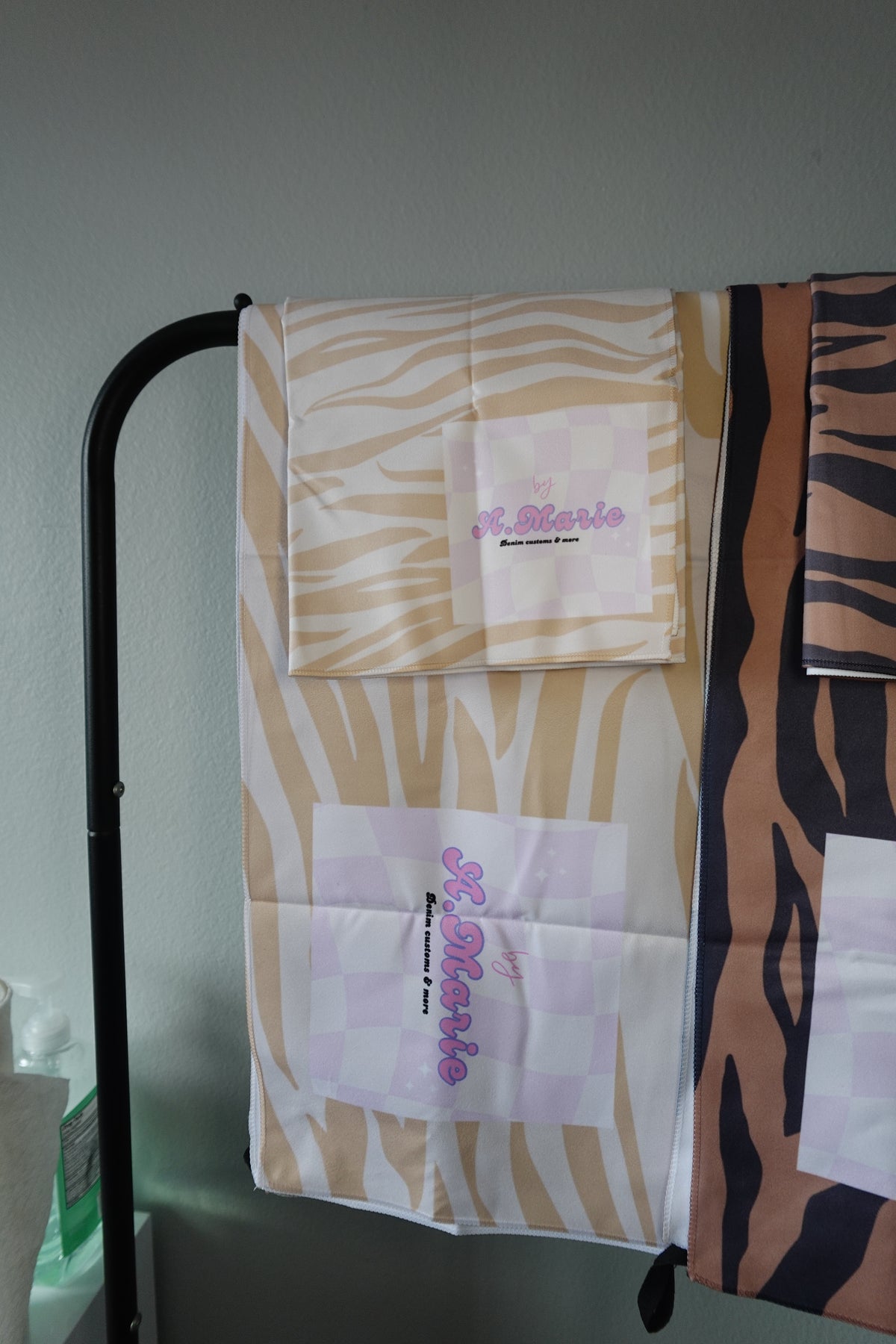 Full Size Microfiber Active Towel (Tan x Cream Zebra)