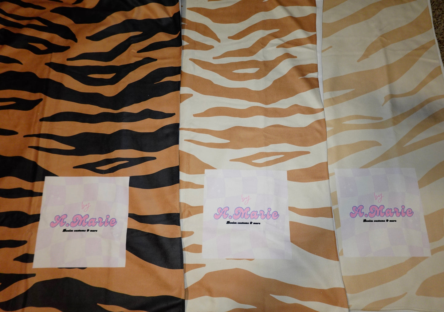Ultra Soft Microfiber Beach Towel (White x Cream Zebra)