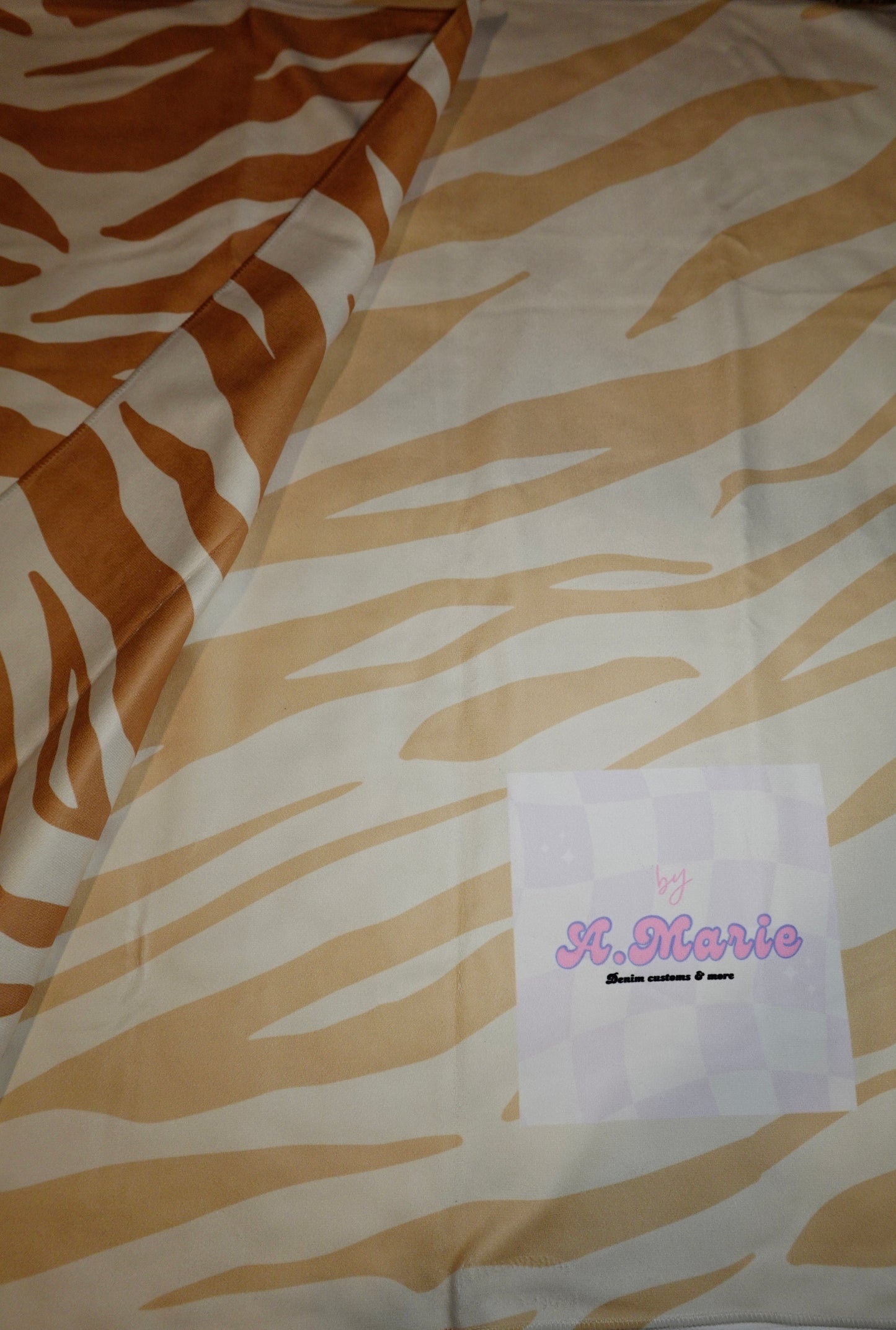 Ultra Soft Microfiber Beach Towel (White x Cream Zebra)